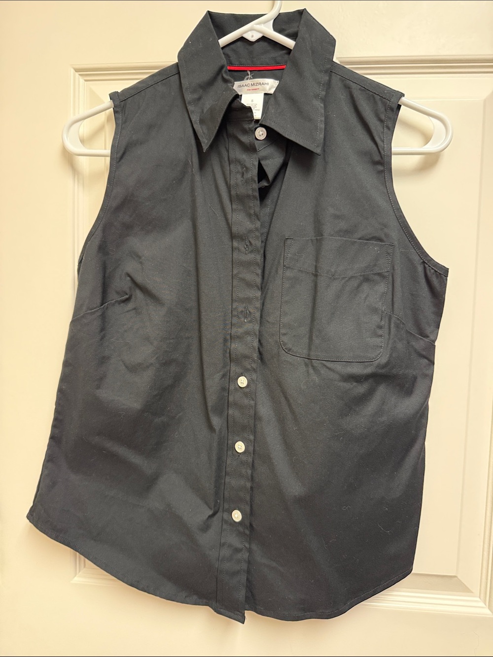 Isaac Mizrahi Black Sleeveless Button-Down Shirt
